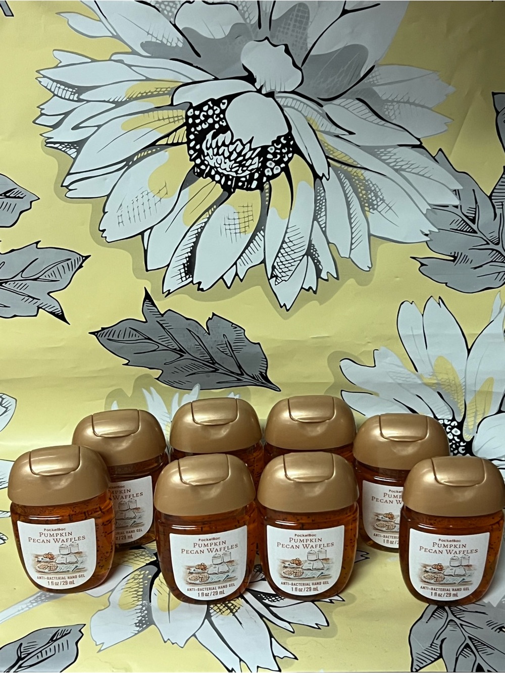 8 BATH & BODY WORKS / PUMPKIN PECAN WAFFLES / POCKETBAC HAND GEL
